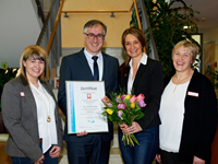 Zertifikat Übergabe Caritas Pflegezentrum 